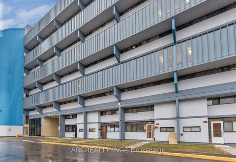 Photo 3 at 1007 - 4673 Jane Street E, CFB, Toronto
