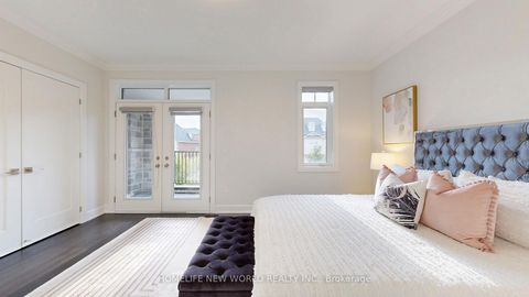 Photo 38 at 27 Apiary Gate, Maple, Vaughan