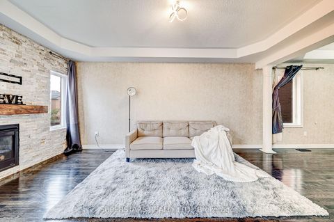 Photo 2 at 106 White Beach Crescent, Patterson, Vaughan