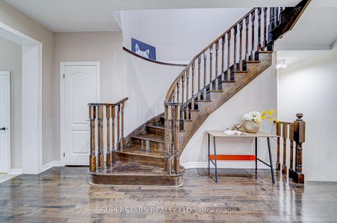 Photo 5 at 106 White Beach Crescent, Patterson, Vaughan