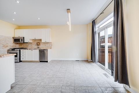 Photo 7 at 106 White Beach Crescent, Patterson, Vaughan