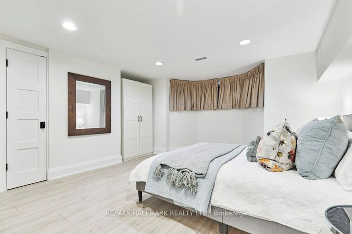 Photo 36 at 645 Balliol Street, Mount Pleasant East, Toronto