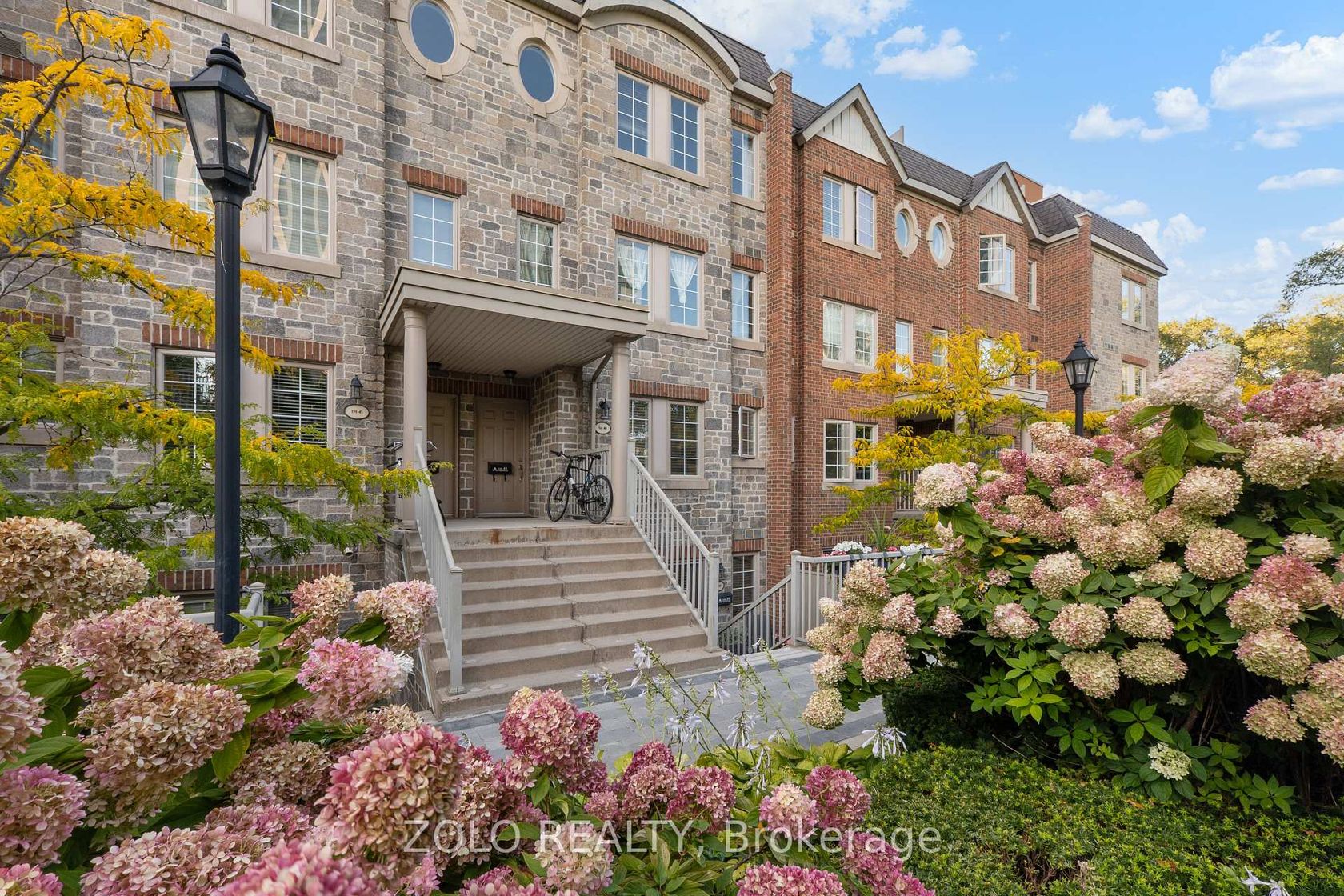 39 - 93 The Queensway, Swansea, Toronto 