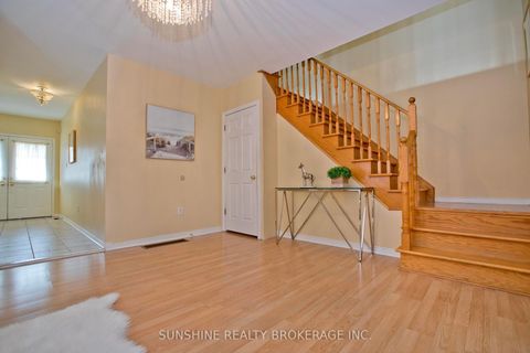 Photo 5 at 3 Camino Drive, Vellore Village, Vaughan
