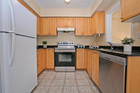 Photo 9 at 3 Camino Drive, Vellore Village, Vaughan