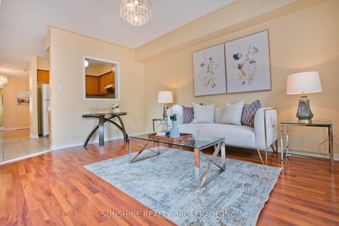 Photo 10 at 3 Camino Drive, Vellore Village, Vaughan