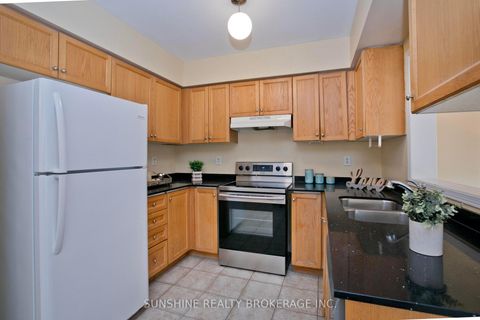 Photo 12 at 3 Camino Drive, Vellore Village, Vaughan