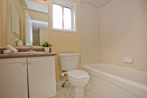 Photo 17 at 3 Camino Drive, Vellore Village, Vaughan