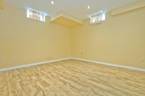Photo 24 at 3 Camino Drive, Vellore Village, Vaughan