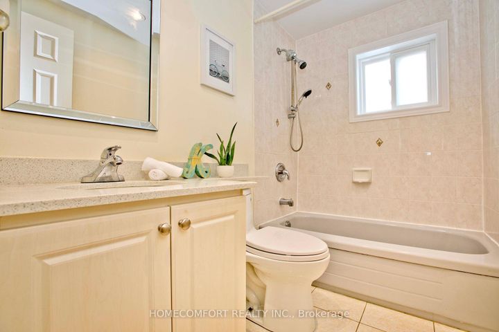 Photo 22 at 100 Nettlecreek Crescent, Milliken, Toronto