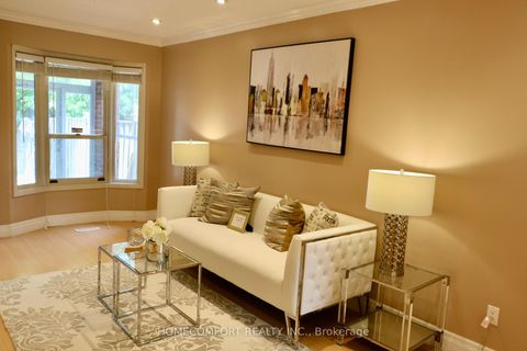 Photo 2 at 100 Nettlecreek Crescent, Milliken, Toronto