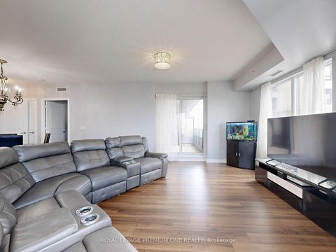 Photo 10 at 1202 - 9255 Jane Street, Maple, Vaughan