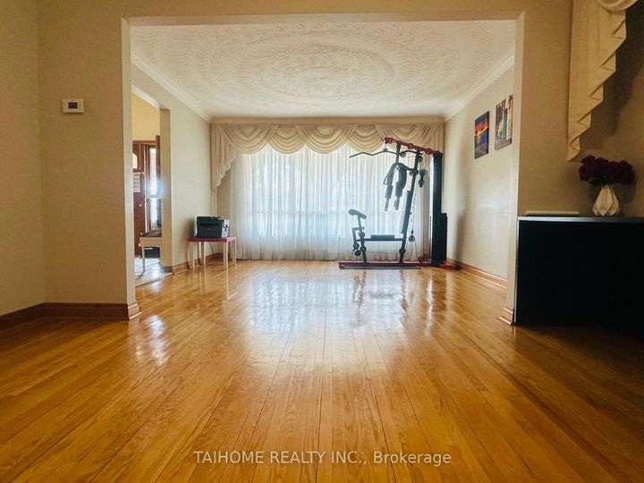Photo 8 at 639 Royal York Road, Queensway, Toronto