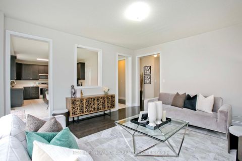 Photo 8 at 1015 Ralston Crescent, Wyndham, Newmarket