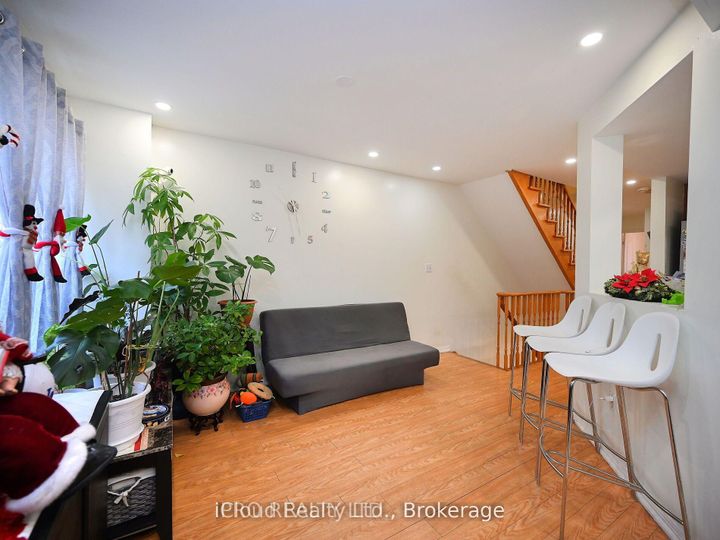 Photo 5 at 166 - 80 Acorn Place, Hurontario, Mississauga