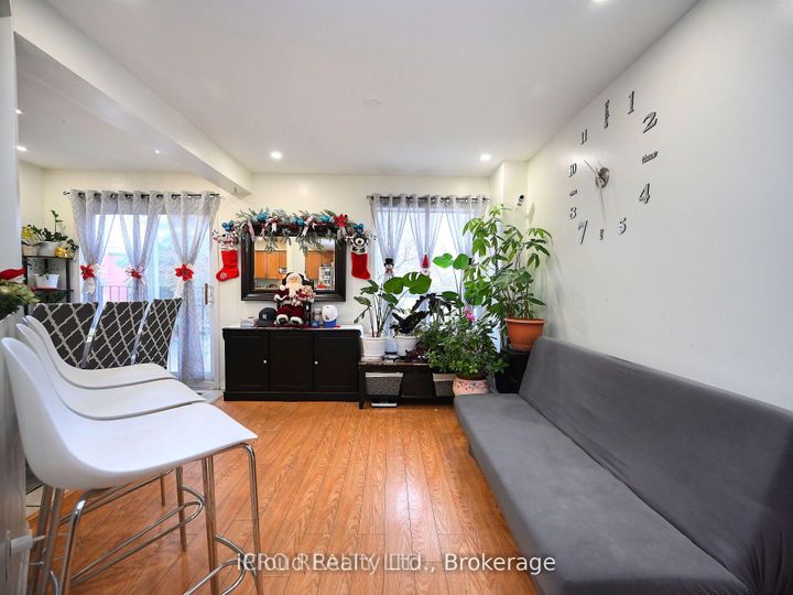 Photo 6 at 166 - 80 Acorn Place, Hurontario, Mississauga