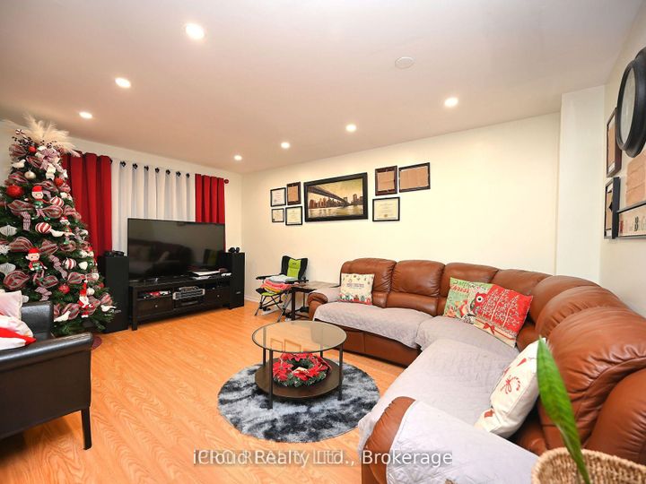 Photo 15 at 166 - 80 Acorn Place, Hurontario, Mississauga