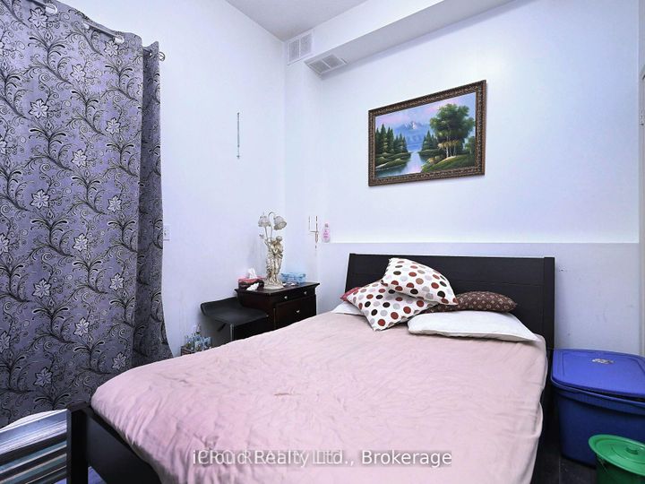Photo 35 at 166 - 80 Acorn Place, Hurontario, Mississauga