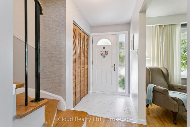 Photo 4 at 47 Golf View Drive, Brampton East, Brampton