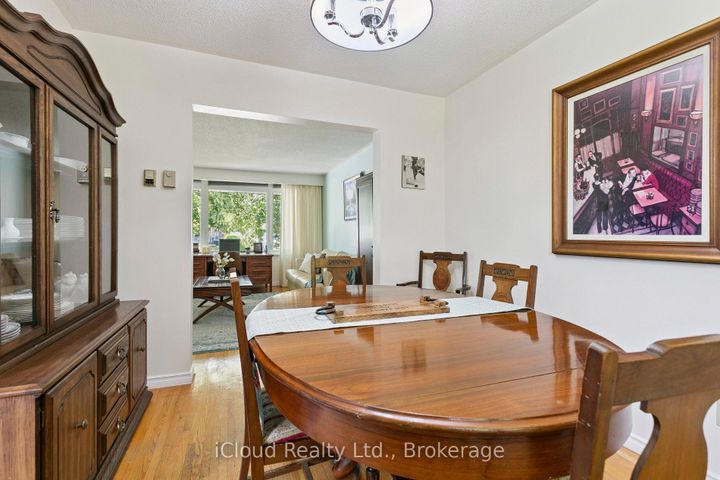 Photo 12 at 47 Golf View Drive, Brampton East, Brampton