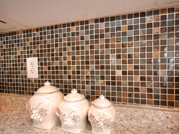 Photo 12 at 74 Crumlin Crescent, Credit Valley, Brampton