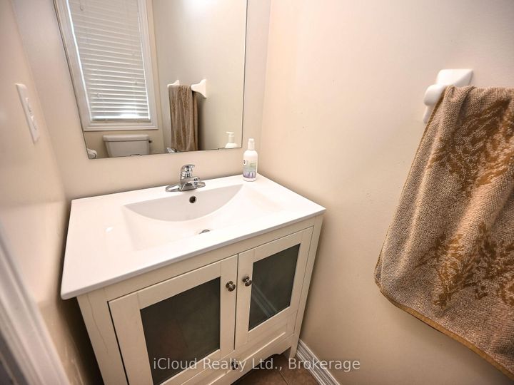 Photo 15 at 74 Crumlin Crescent, Credit Valley, Brampton