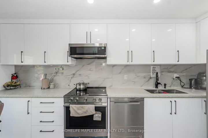 Photo 9 at 3127 Pendleton Road, Meadowvale, Mississauga
