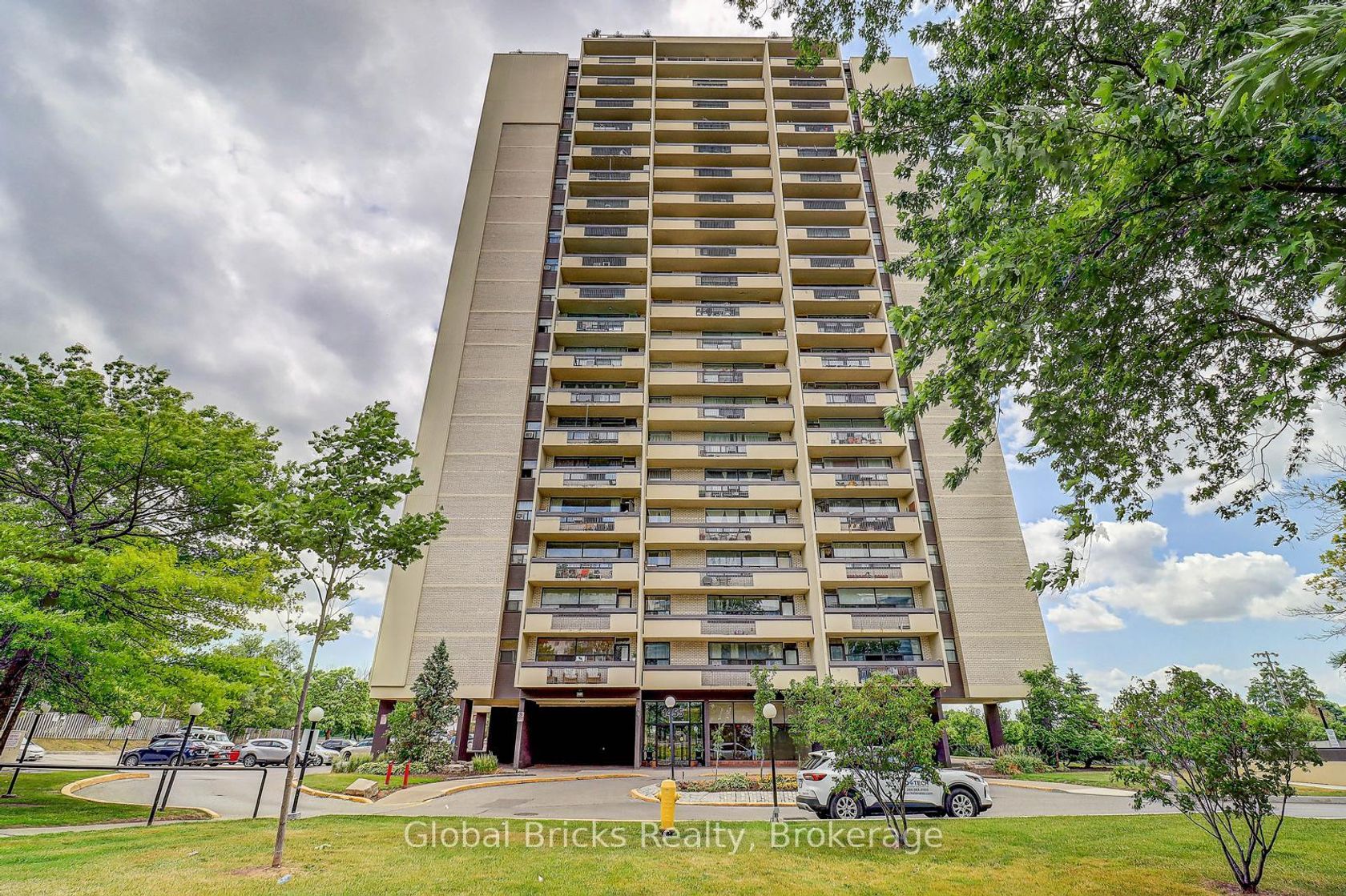 2006 - 1455 Lawrence Avenue W, Amesbury, Toronto 