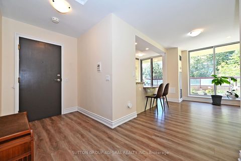 Photo 1 at 203 - 91 Townsgate Drive, Yorkhill, Vaughan