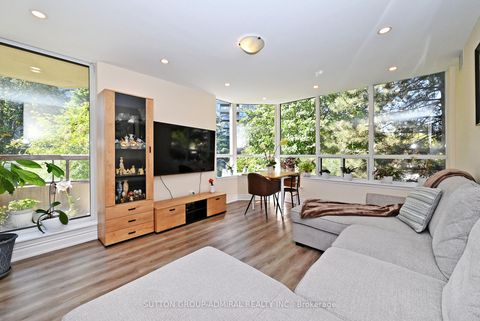 Photo 4 at 203 - 91 Townsgate Drive, Yorkhill, Vaughan