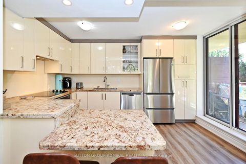 Photo 8 at 203 - 91 Townsgate Drive, Yorkhill, Vaughan