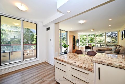 Photo 13 at 203 - 91 Townsgate Drive, Yorkhill, Vaughan