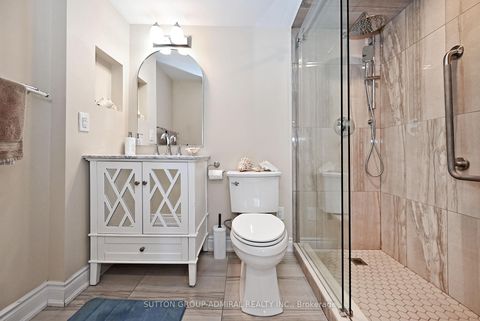 Photo 21 at 203 - 91 Townsgate Drive, Yorkhill, Vaughan