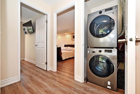 Photo 37 at 203 - 91 Townsgate Drive, Yorkhill, Vaughan