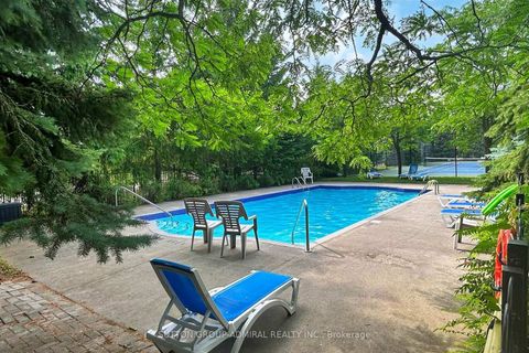 Photo 46 at 203 - 91 Townsgate Drive, Yorkhill, Vaughan