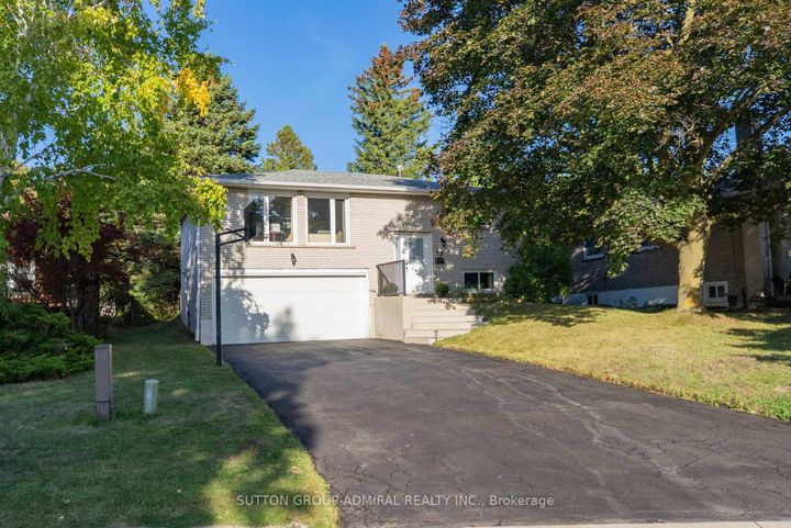 Photo 4 at 62 Shieldmark Crescent, Royal Orchard, Markham