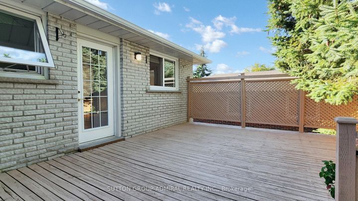 Photo 17 at 62 Shieldmark Crescent, Royal Orchard, Markham