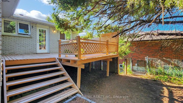 Photo 19 at 62 Shieldmark Crescent, Royal Orchard, Markham