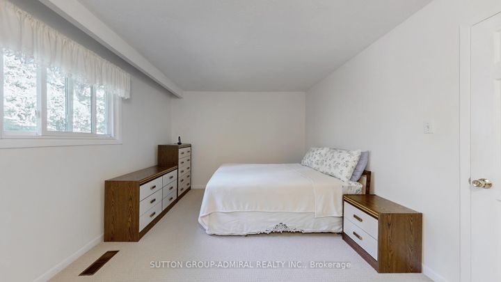 Photo 23 at 62 Shieldmark Crescent, Royal Orchard, Markham