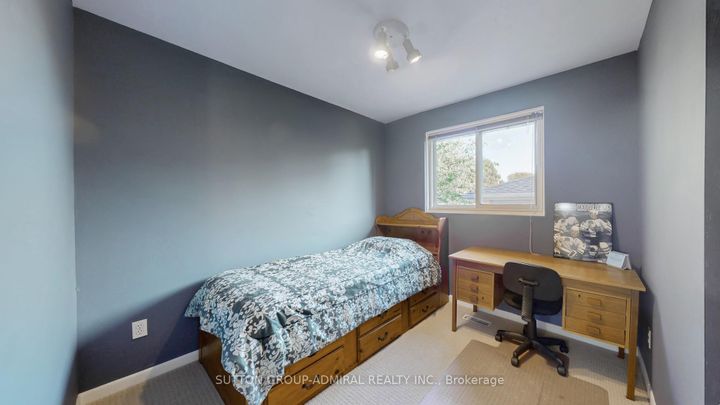 Photo 25 at 62 Shieldmark Crescent, Royal Orchard, Markham