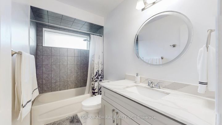 Photo 29 at 62 Shieldmark Crescent, Royal Orchard, Markham