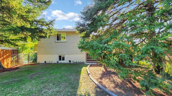 Photo 40 at 62 Shieldmark Crescent, Royal Orchard, Markham