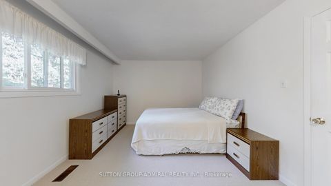 Photo 23 at 62 Shieldmark Crescent, Royal Orchard, Markham