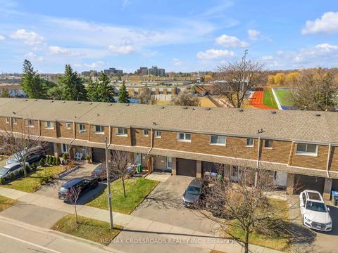 Photo 2 at 12 - 7450 Darcel Avenue, Malton, Mississauga