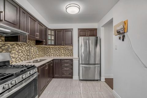 Photo 5 at 12 - 7450 Darcel Avenue, Malton, Mississauga