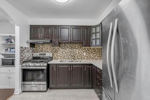 Photo 6 at 12 - 7450 Darcel Avenue, Malton, Mississauga