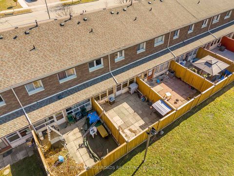 Photo 31 at 12 - 7450 Darcel Avenue, Malton, Mississauga