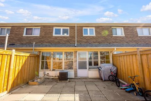Photo 32 at 12 - 7450 Darcel Avenue, Malton, Mississauga
