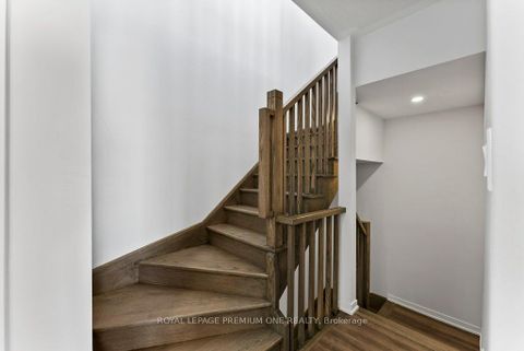 Photo 16 at 193 - 10 Lloyd Janes Lane, New Toronto, Toronto