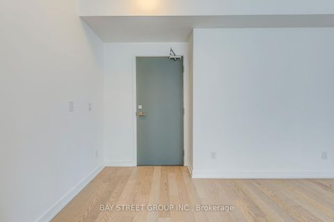 Photo 4 at 1601 - 17 Dundonald Street, Yonge Corridor, Toronto